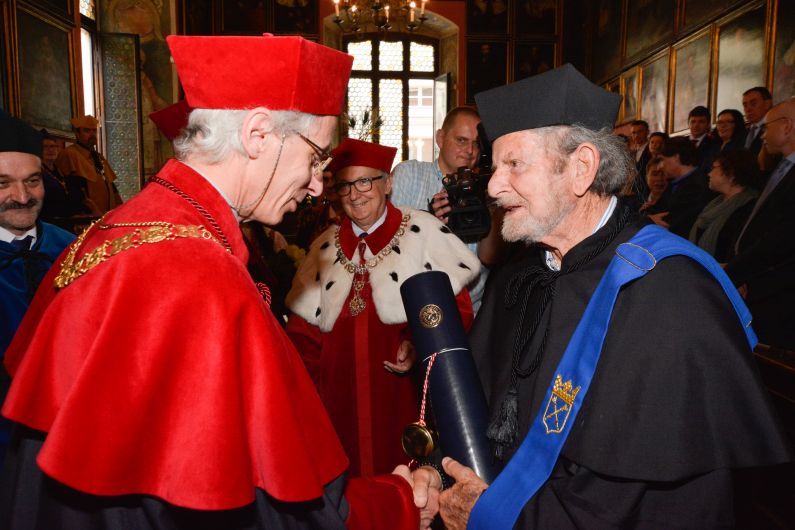 Tad Taube was conferred the honorary doctorate of the Jagiellonian University