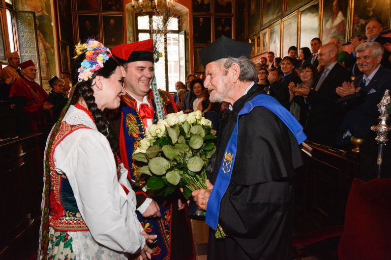 Tad Taube was conferred the honorary doctorate of the Jagiellonian University