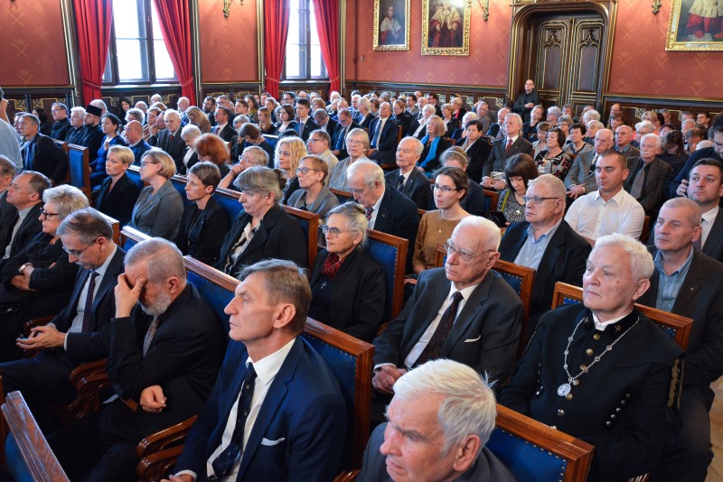 Whispered interpreting ANGOS Kraków Translation Agency ANGOS Poland